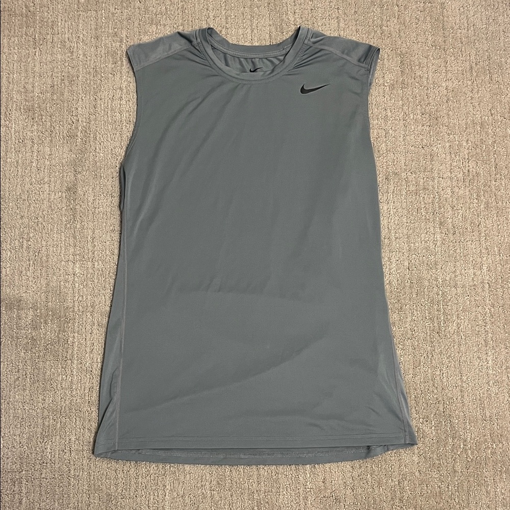 Men’s Large Gray Dri-Fit Nike Muscle Tee